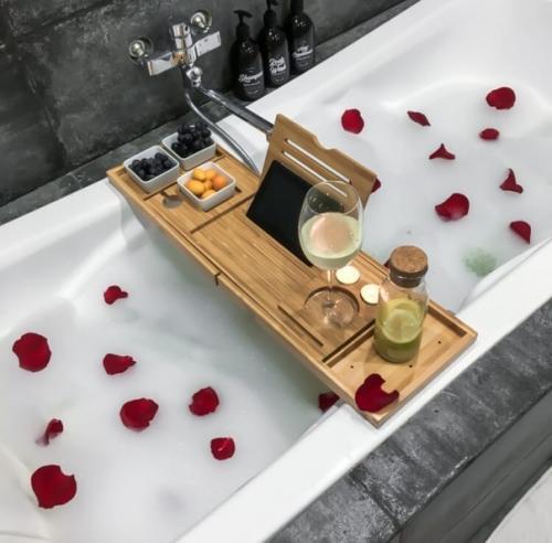 Ремонт ванной с плиткой под бетон.