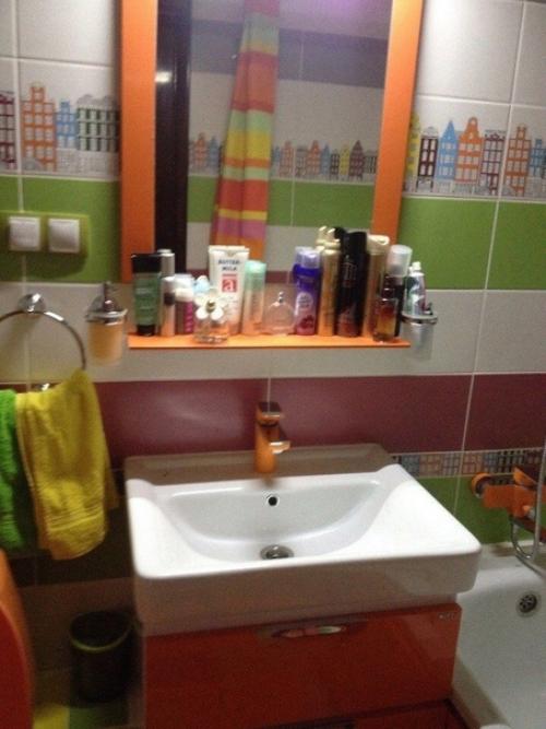 Я так подумала, что не хочу я всех этих стандатных цветов, серых, белых, черных. 02