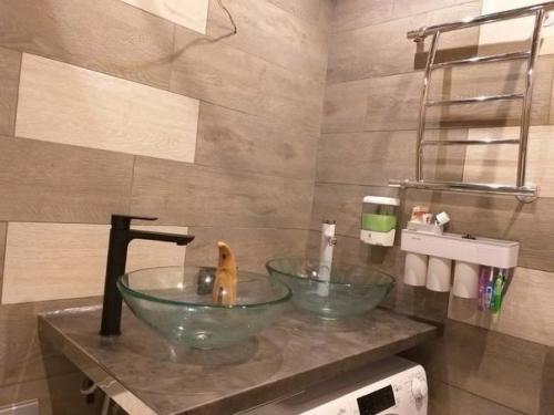 А вы говорите, что девушки без мужчин ничего по дому не могут сделать серьезного. 06