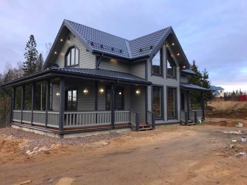 Мы потратили три года на строительство нашего первого дома!