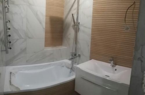 Показываю вам ремонт моей ванной комнаты в мельчайших подробностях, весь процесс и что из этого получилось. 09