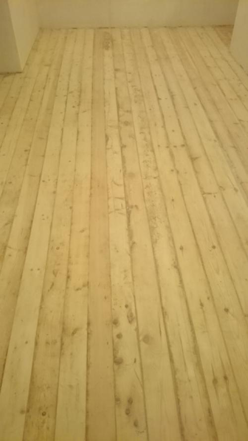 Спешу показать, как мы обновили полы у себя в квартире. 03
