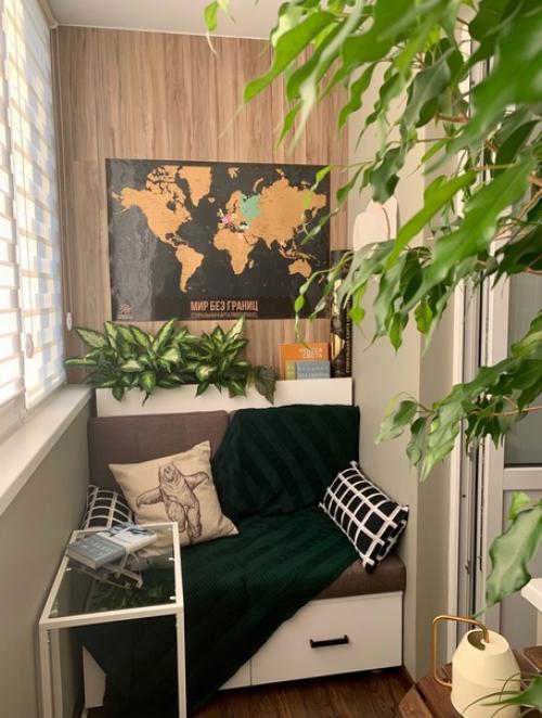 И свой балкончик показываю.