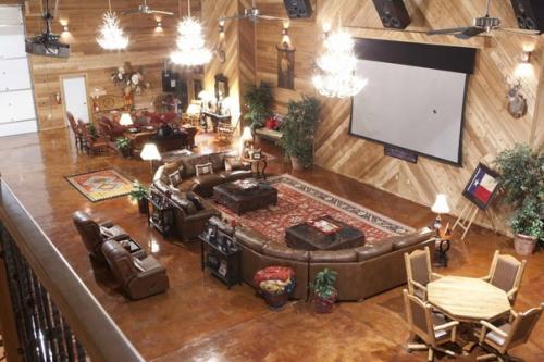 Тот момент, когда девушка при знакомстве спросила где ты живешь, а ты ответил ей что в амбаре. 05