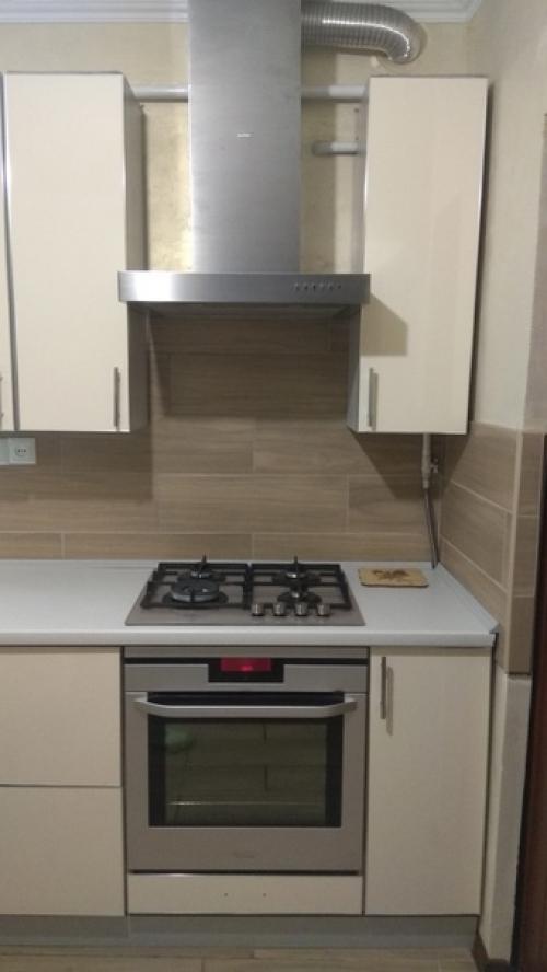 А это моя кухня, вот так выглядит дийн в ней. 02