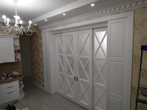 А это такие двери мы на кухню установили.