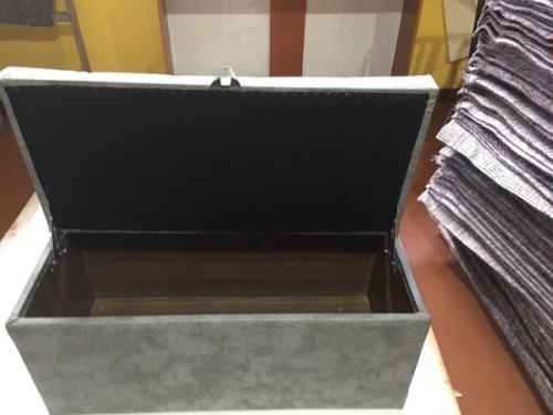 Вот и пригодились нам старые шкафчики, а то мы их выбрасывать собирались, а оказывается из них можно сделать отличные места для сидения. 08