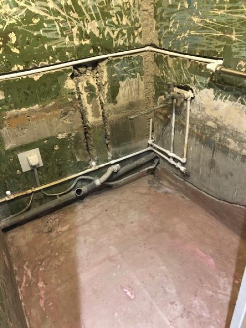 С ремонтом пришлось повозиться, но вот такие у нас получились ванная комната с туалетом. 01