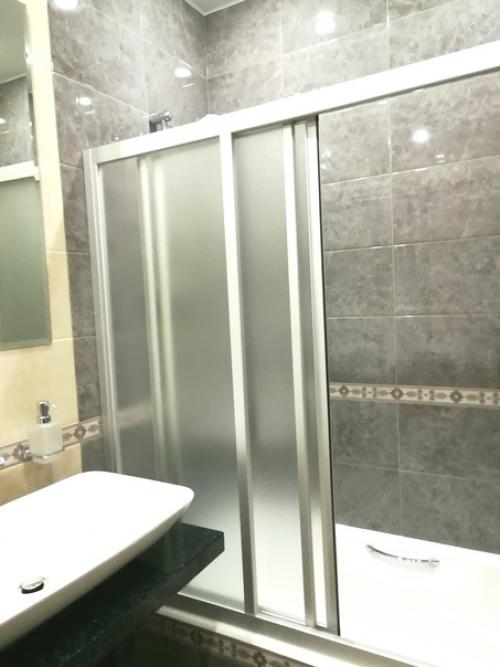 Недавно закончили ремонт в ванной комнате, получился вот такой дизайн. 07