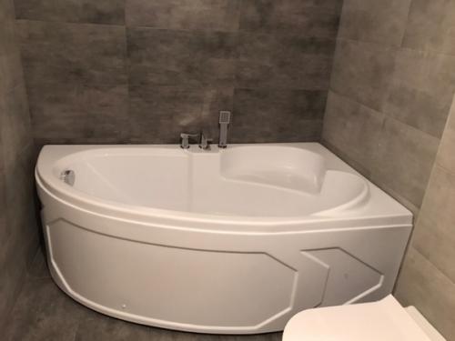 Вот так выглядит моя ванная комната. 02