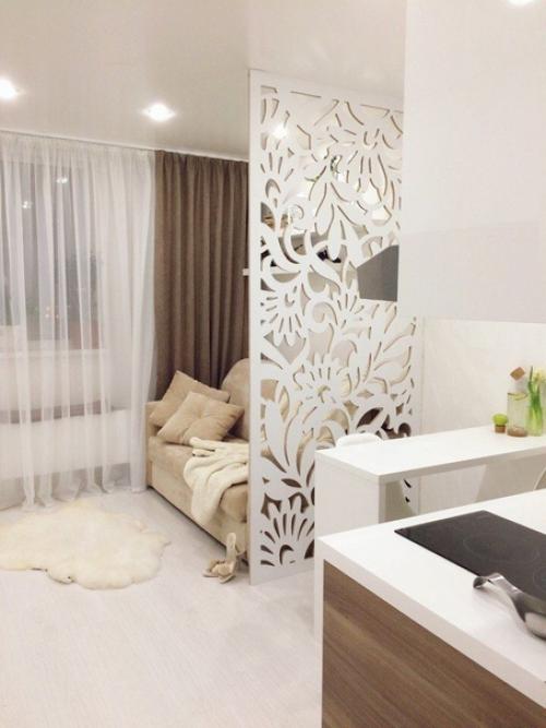 Все что мне потребовалось, это кусок фанеры и электролобзик. 03