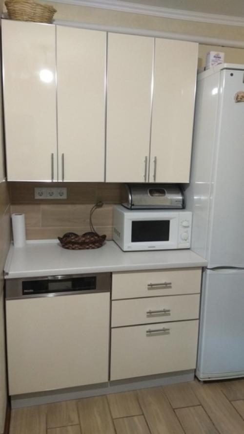 А это моя кухня, вот так выглядит дийн в ней. 04