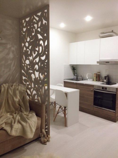 Все что мне потребовалось, это кусок фанеры и электролобзик. 01