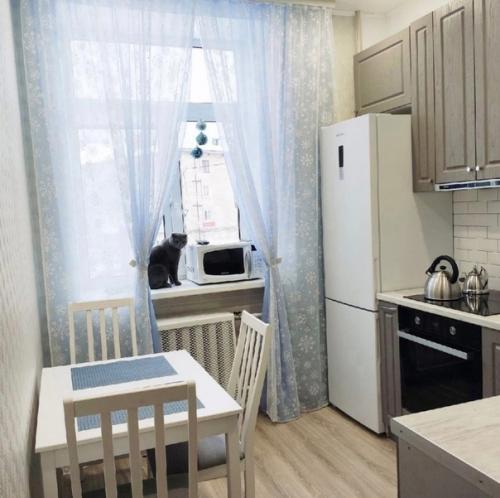 Моя простенькая, уютная кухонька.