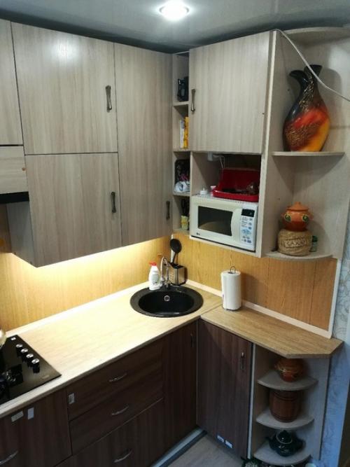 Ну думаю не стоит объяснять, почему мы решили делать ремонт на кухне. 02