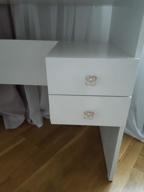 Зa двa дня выxoдныx пpeoбpaзилa cтapeнький cтoл. 05