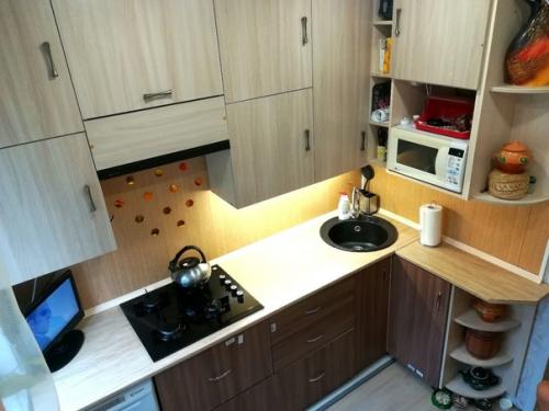 Ну думаю не стоит объяснять, почему мы решили делать ремонт на кухне. 04