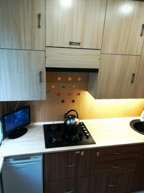 Ну думаю не стоит объяснять, почему мы решили делать ремонт на кухне. 03