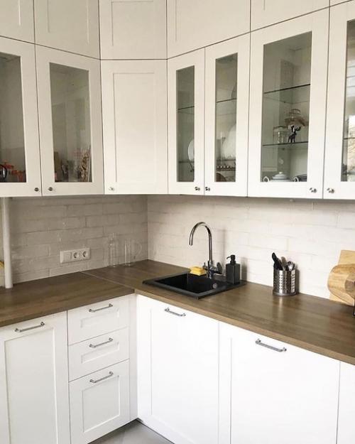 Наша квартира в сталинке располагается.