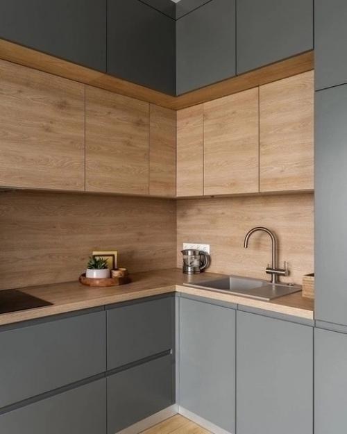 Ремонт в кухне выполнен локонично. 01