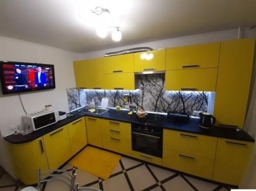 Осень прекрасная пора, когда листья деревьев становятся ярко желтыми. 02