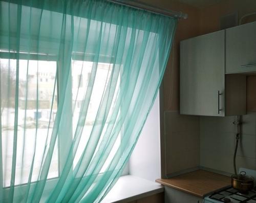 Хрущёвка.  Во всей квартире, за все 55 лет существования дома, периодически обновлялись обои в комнатах, белился потолок, красились полы. 07