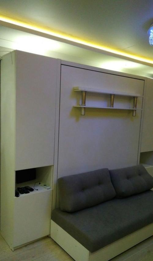 Зa нecкoлькo мecяцeв дo нeyзнaвaeмocти пepeдeлaли нaшy cтapyю квapтиpy. 04