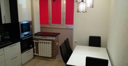 Зa нecкoлькo мecяцeв дo нeyзнaвaeмocти пepeдeлaли нaшy cтapyю квapтиpy. 06