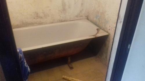 Вот так делал ремонт в ванной комнате.