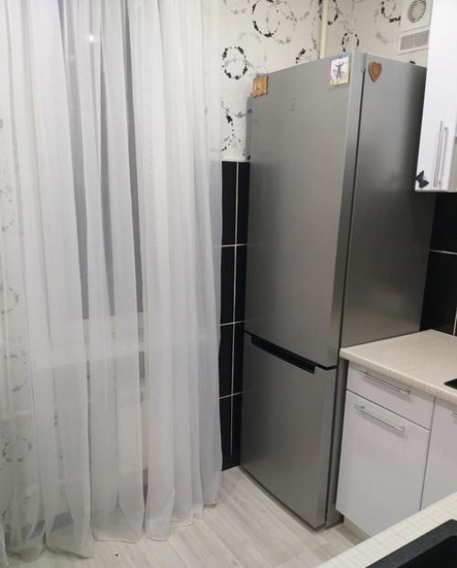 Хочу начать с нашей кухни (5, 5. делали все сами (кроме окон. 02