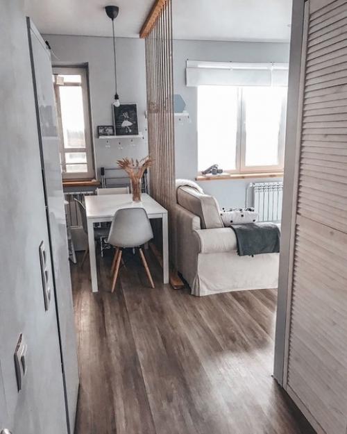 Хочу показать вам, как мы придумали отделить кухню и гостинную. 01