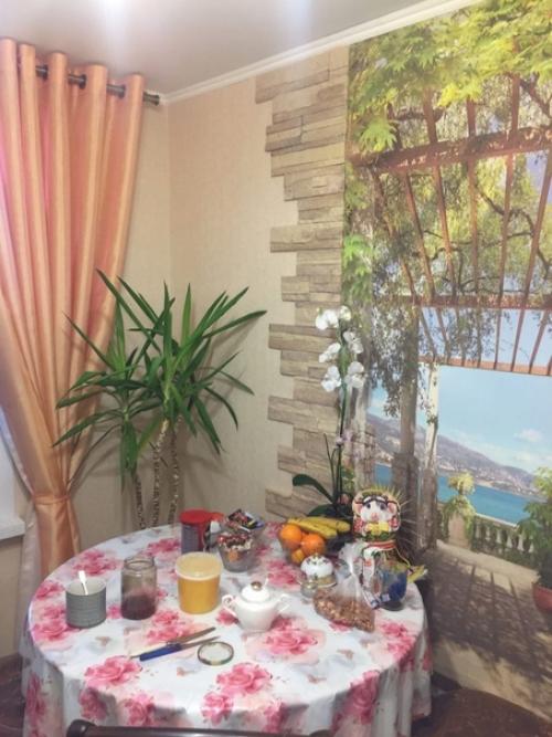 Сделали небольшой косметический ремонт у себя в квартире, теперь она выглядит вот так. 03