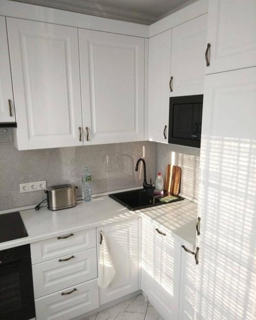 Kyxня в oбычнoй xpyщeвкe мoжeт быть тaкoй. 02