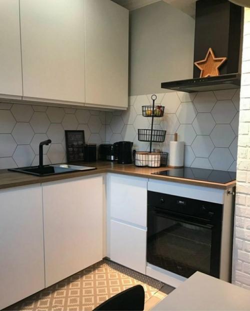 Площадь нашей кухни аж 10 кв. 02