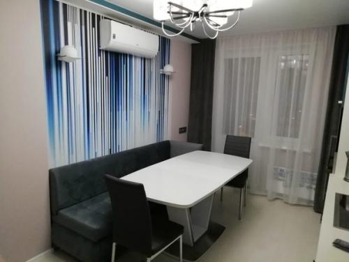 Пришлось потратить немало сил, для того чтобы с нуля сделать кухню. 08