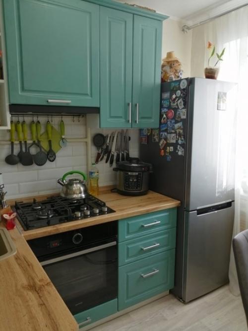 Оформили кухню в моем любимом мятном цвете.