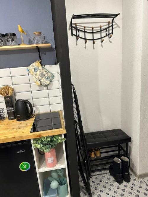 Комната общежития преобразилась в уютную квартиру - студию. 03