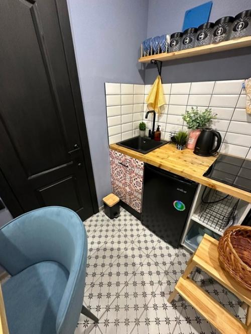 Комната общежития преобразилась в уютную квартиру - студию. 02