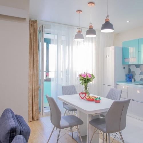 Ремонт в ярких, нежных тонах.