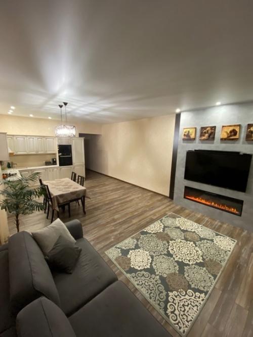 Спешу показать вам внутренний интерьер нашего загородного дома.