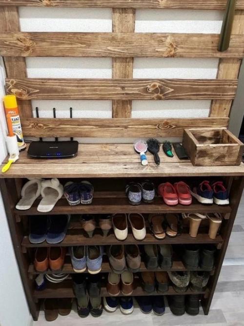 Муж нам в прихожую такую вот обувницу смастерил. 01