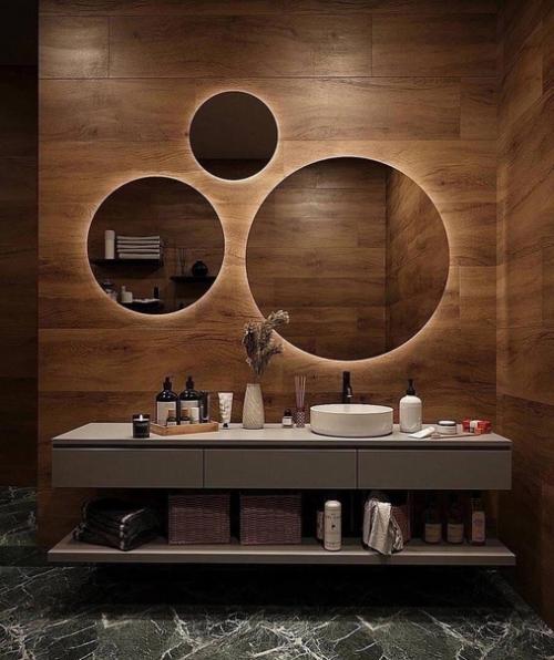 Очень просторная ванная комната, сделанная в современно стиле с помощью дизайнеров. 02