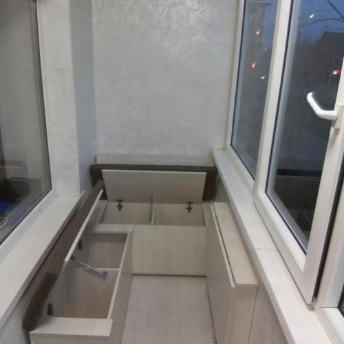 Сделали такой ремонт на балконе. 03