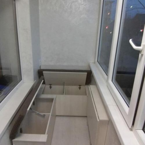 Решили с мужем, что балкон будет не для хлама, а для отдыхать. 03