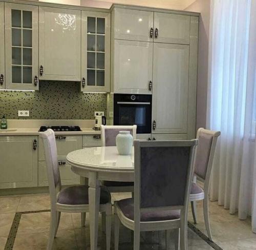 Такой вот кап ремонт сделали на своей кухни. 06