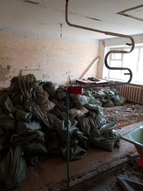 Вот такой ремонт сделали в нашей хрущевке. 02