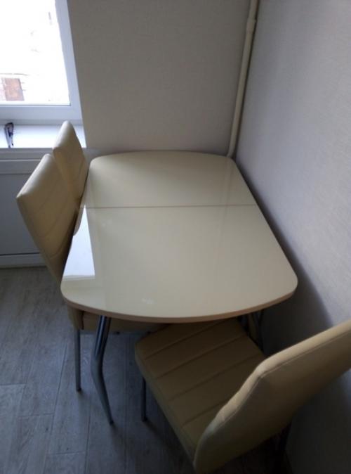 Максимально маленькая кухня в хрущевке, но сделано всё краииво и со вкусом.