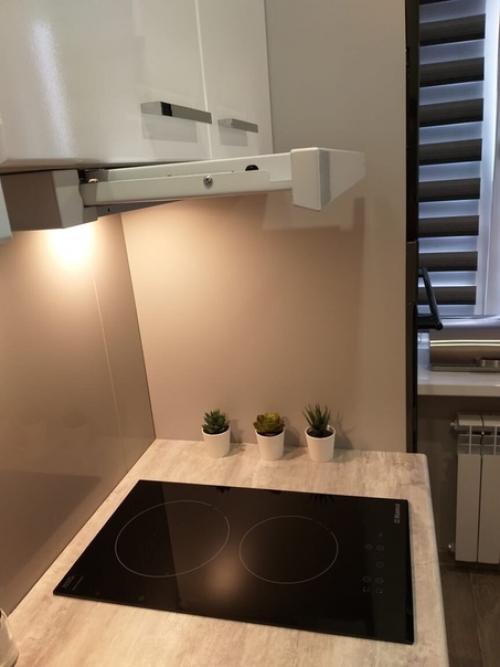 Кухонька 7 м 2, постарались уместить всё. 01