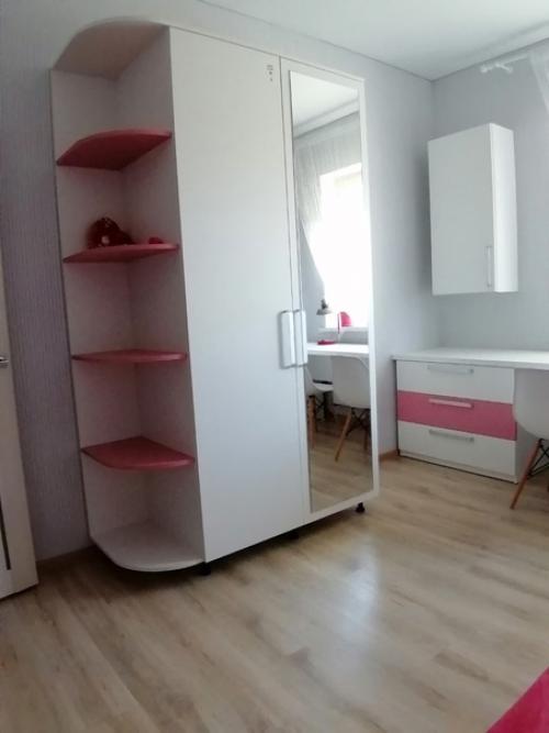 Это комната нашей дочки. 02