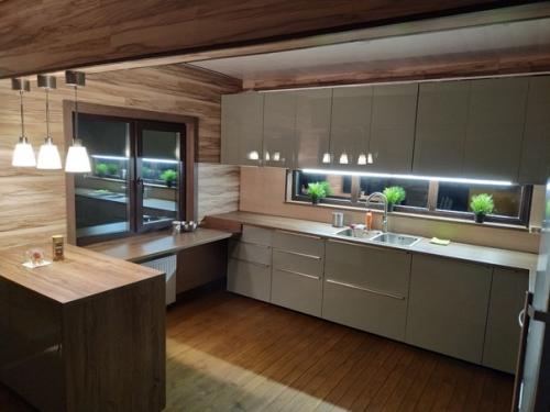 Кухня на нашей даче, спланировал все самостоятельно.